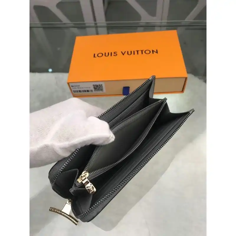 Hot sale LV Bags 19T1L0596 0127