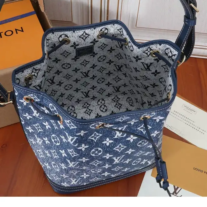 Hot sale 2204YA0055 LV Bag 0215