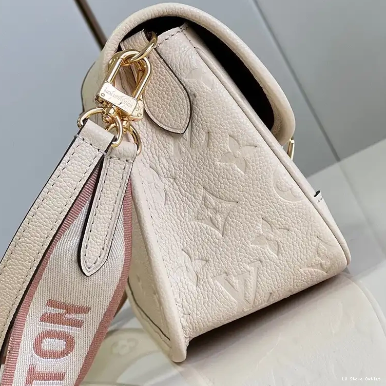 Hot sale 2304YA0009 LV Bag 0220