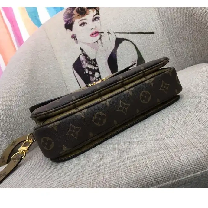 Hot sale 19B570274 LV Bags 0212