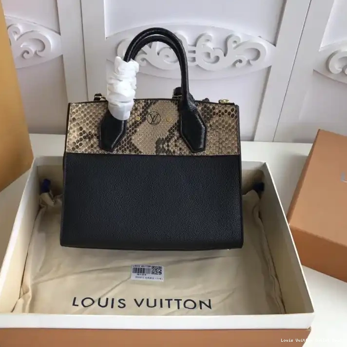 Hot sale LV 19B570384 Bags 0215