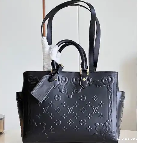 Hot sale LV Bag 2306YA0122 0210