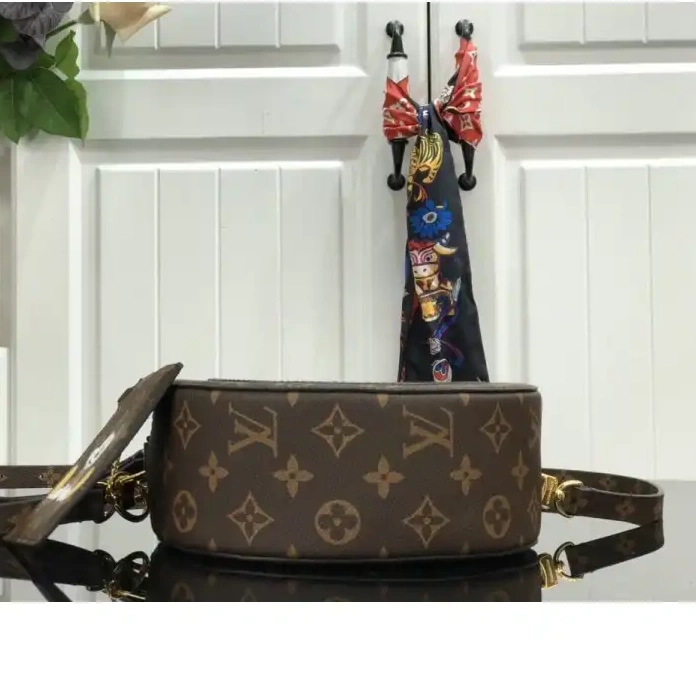 Hot sale 205fy0022 LV Bags 0221