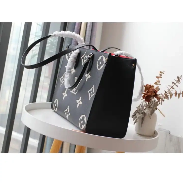 Hot sale 2102SH0024 Bags LV 0302