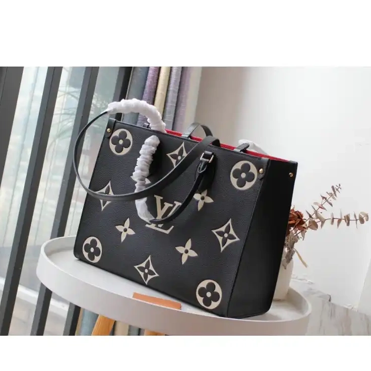 Hot sale 2102SH0024 Bags LV 0302